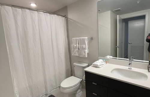 Pentagon City Apartment | Luxurious Fully Furnished Move-In-Ready in Luxurious Apartment
