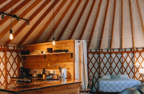 Baldwin Cabin | Luxurious Glamping Modern Yurt