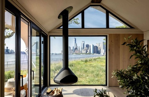 Manhattan Cabin | Luxurious Glamping | Panoramic Views & Dining