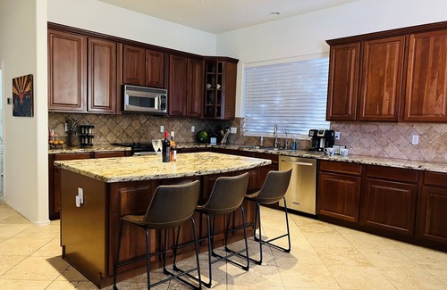 San Tan Valley House | Luxurious Golf Retreat: 4 Bedroom Home With Private Pool & Prime 10th Hole Views