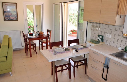 Kissamos House | Luxurious Seacoast Farm in Western Crete's Olive Region. Great for large groups.