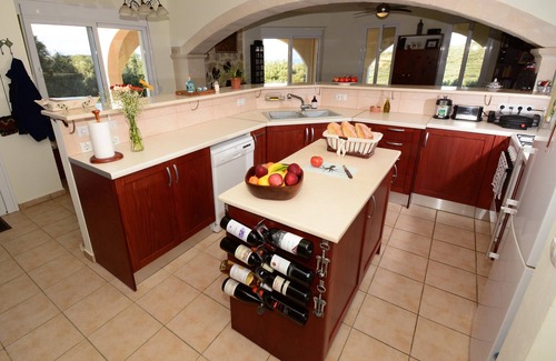Kissamos House | Luxurious Seacoast Farm in Western Crete's Olive Region. Great for large groups.