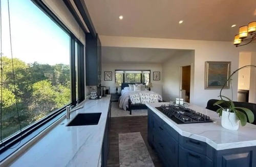 Carmel Valley Apartment | Luxurious Guesthouse with Spectacular Views