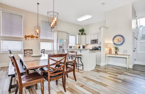 Seagrove Beach House | Luxurious gulf side living in Santa Rosa Beach! + Free Dolphin Cruise!