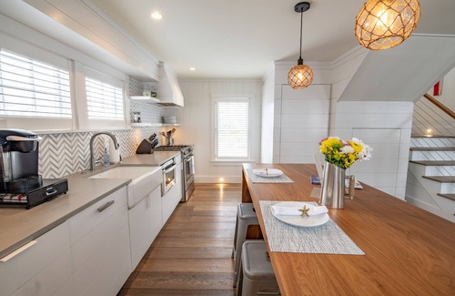 Nantucket Town Cottage | Luxurious Harbor View "Millie" Cottage! Walk & bike to everything!