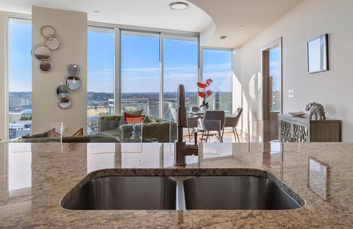 Colonial Homes Condo | Luxurious High Rise with Panoramic Views