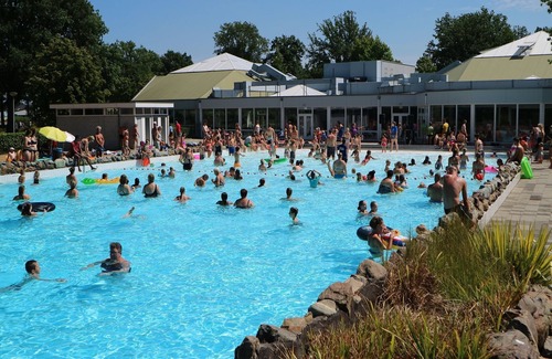 Roggel Villa | Luxurious holiday home with sauna in Limburg