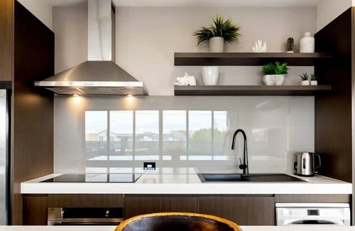 Sunderland Bay House | Luxurious Home Close to The Beach