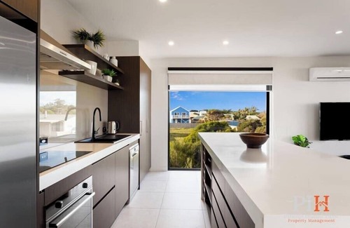 Sunderland Bay House | Luxurious Home Close to The Beach