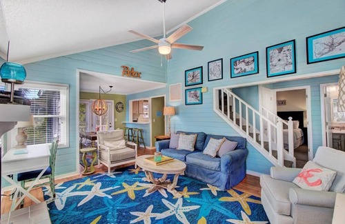 Isle of Palms House | Luxurious Home, Easy Walk to Beach, Complex Pool, Ping Pong-$250 Beach Gear Credit, Lagoon Views!