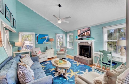 Isle of Palms House | Luxurious Home, Easy Walk to Beach, Complex Pool, Ping Pong-$250 Beach Gear Credit, Lagoon Views!