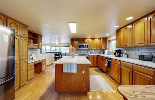 Stevenson House | Luxurious home with breathtaking views of the Columbia River