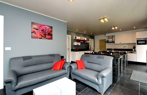 Somme-Leuze House | Luxurious Home with Sauna