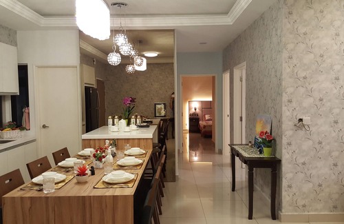 Medini Condo | LUXURIOUS HOMELY EXQUISITE NEW FREE-WIFI LEGOLAND MERIDIN@MEDINI, HIGH UNBLOCKED
