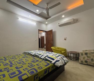 South West Apartment | Luxurious house near Yashobhoomi