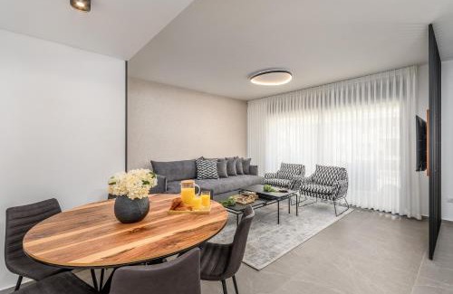 Kiryat HaLeom Apartment | Luxurious Huge 2BDR&2Bth w Parking- mahne yehuda sea-u jerusalem