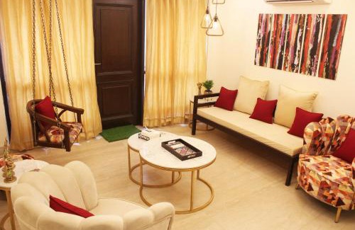 Greater Kailash Apartment | Luxurious Jacuzzi Hot Tub 1BHK Suite with Spa Tub 11