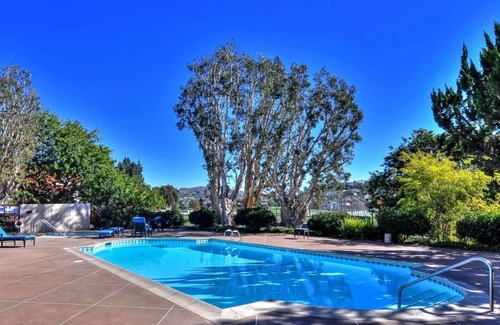 Carlsbad Condo | Luxurious La Costa Remodel by SPA w/Steam Shower and Washer/Dryer!