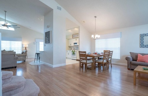 West Kissimmee House | Luxurious Lake House, minutes from Disney