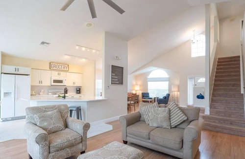 West Kissimmee House | Luxurious Lake House, minutes from Disney