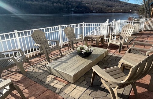 Enfield House | Luxurious Lakefront Living near Dartmouth/Hanover