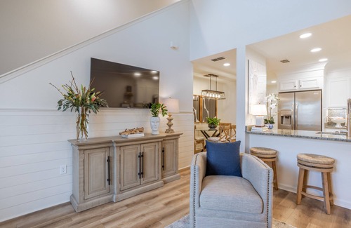 Tallahassee Condo | Luxurious Living, Fully Renovated w/Amenities