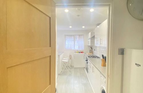 Elephant and Castle House | Luxurious London 5 Bedroom House