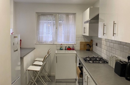 Elephant and Castle House | Luxurious London 5 Bedroom House