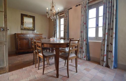 Ponts sur Seulles House | Luxurious Mansion in Castle Grounds in Lantheuil