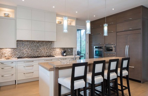 Innisfil House | Luxurious masterpiece on the lake.