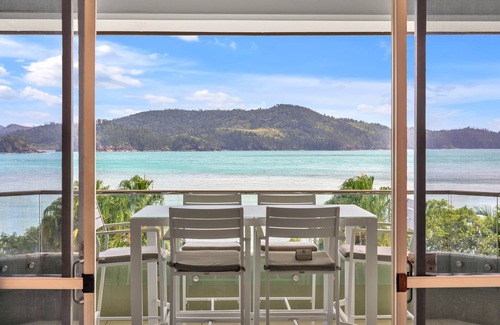 Hamilton Island Apartment | Luxurious, Modern, Stylish, Stunning Views and ready for you to enjoy.