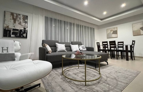 Cocody Apartment | Luxurious Modern Flat Rivera 4 avec Vue Lagunaire 2Bed 2.5Bath