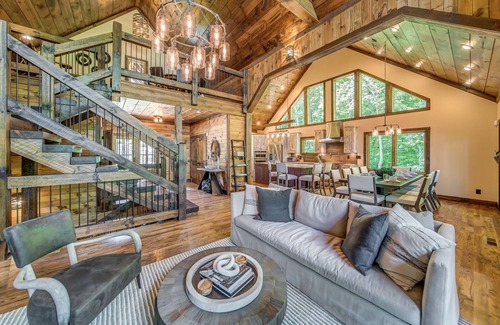Blue Ridge House | Luxurious modern rustic house on Lake Blue Ridge - sleeps 14