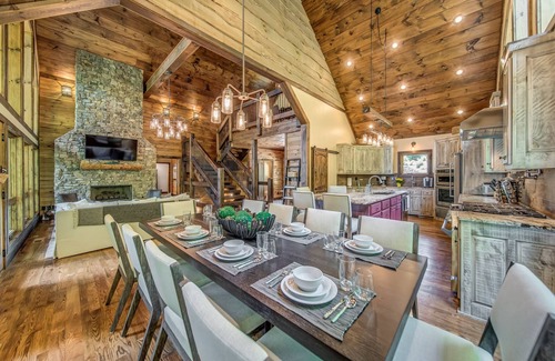 Blue Ridge House | Luxurious modern rustic house on Lake Blue Ridge - sleeps 14