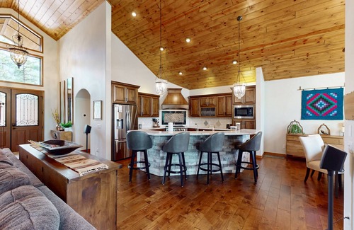 Torreon House | Luxurious mountain home w/firepit & grill - close to hiking, fishing, & golf