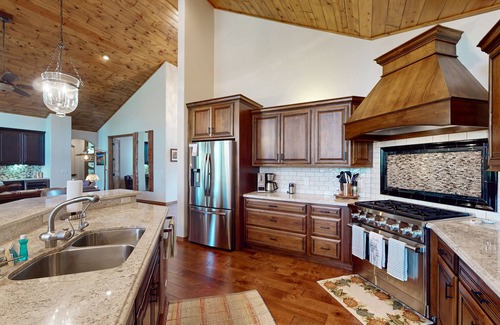 Torreon House | Luxurious mountain home w/firepit & grill - close to hiking, fishing, & golf