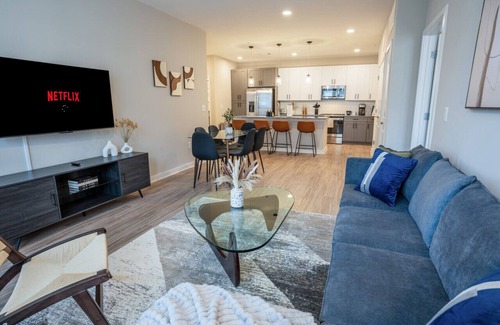 Athens Apartment | Luxurious, New Apt | Pool | Long Stays