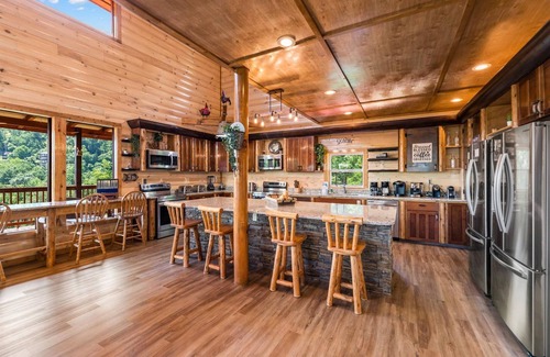 Chalet Village North Cabin | LUXURIOUS NEW CABIN- Heated Pool-Mini Golf-Sauna-View-Theater-BBQ-Great Reviews