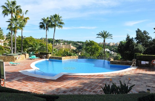 Elviria Apartment | LUXURIOUS NEW FURNISHED APARTMENT NEXT TO GOLF WITH VERY NICE VIEWS !