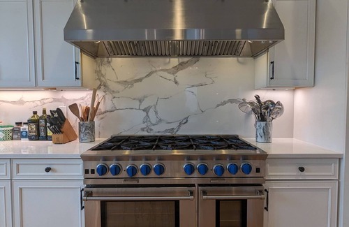 Renton House | Luxurious newly constructed estate nestled in the quiet Talbot Hill neighborhood