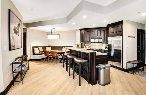 Highlands Townhomes Condo | Luxurious & newly remodeled ski-in/ski-out with gorgeous views!