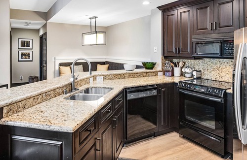 Highlands Townhomes Condo | Luxurious & newly remodeled ski-in/ski-out with gorgeous views!