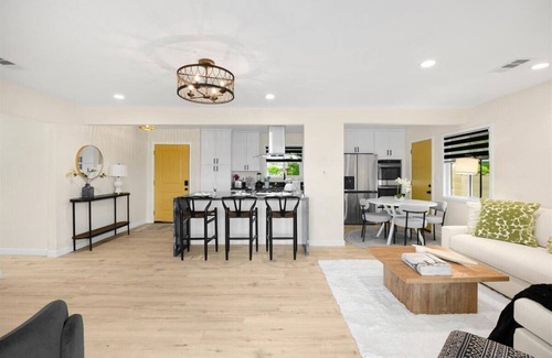 Southwest Anaheim House | Luxurious Newly Remodeled 4 bedroom Home with Large Backyard near Disneyland