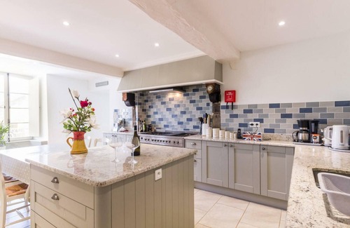 Camprond Cottage | Luxurious Normandy Retreat: 8 BR, Sauna, Swedish Bath, Pet-Friendly, Perfect for Gatherings!