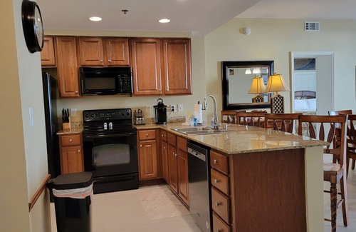 Panama City Beach Condo | Luxurious Oceanfront Large Unit: 2 Master Suites, Bunk Area, Free Beach Service