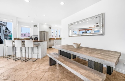 Mission Beach House | LUXURIOUS OCEAN VIEW HOME STEPS TO MISSION BEACH HUGE PATIO SLEEPS 14