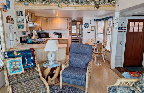 Smith River Cabin | Luxurious Oceanfront Cabin 7 Getaway w/Hot Tub : stunning views, private hot tub, and cozy comfort. (Private Beach Owned by White Rock Resort)