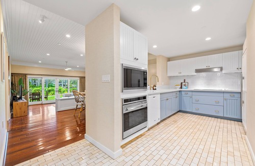 Kahuku Villa | Luxurious Oceanfront 3BR Villa – Turtle Bay, Steps to Beach w/Pool+AC+Wifi