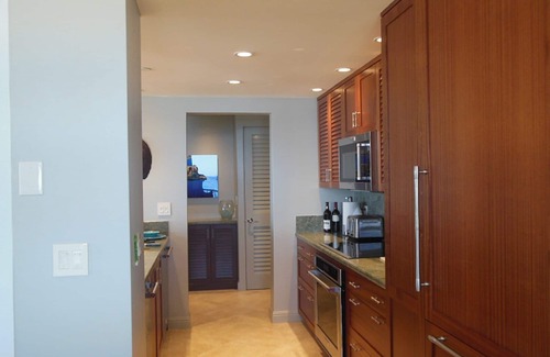 Kaanapali Condo | LUXURIOUS OCEANFRONT CORNER UNIT REMODELED WITH ISLANDS & BLACK ROCK VIEWS