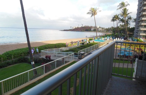 Kaanapali Condo | LUXURIOUS OCEANFRONT CORNER UNIT REMODELED WITH ISLANDS & BLACK ROCK VIEWS